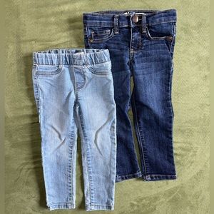 Oshkosh toddlers skinny jeans and jeggings. In good condition